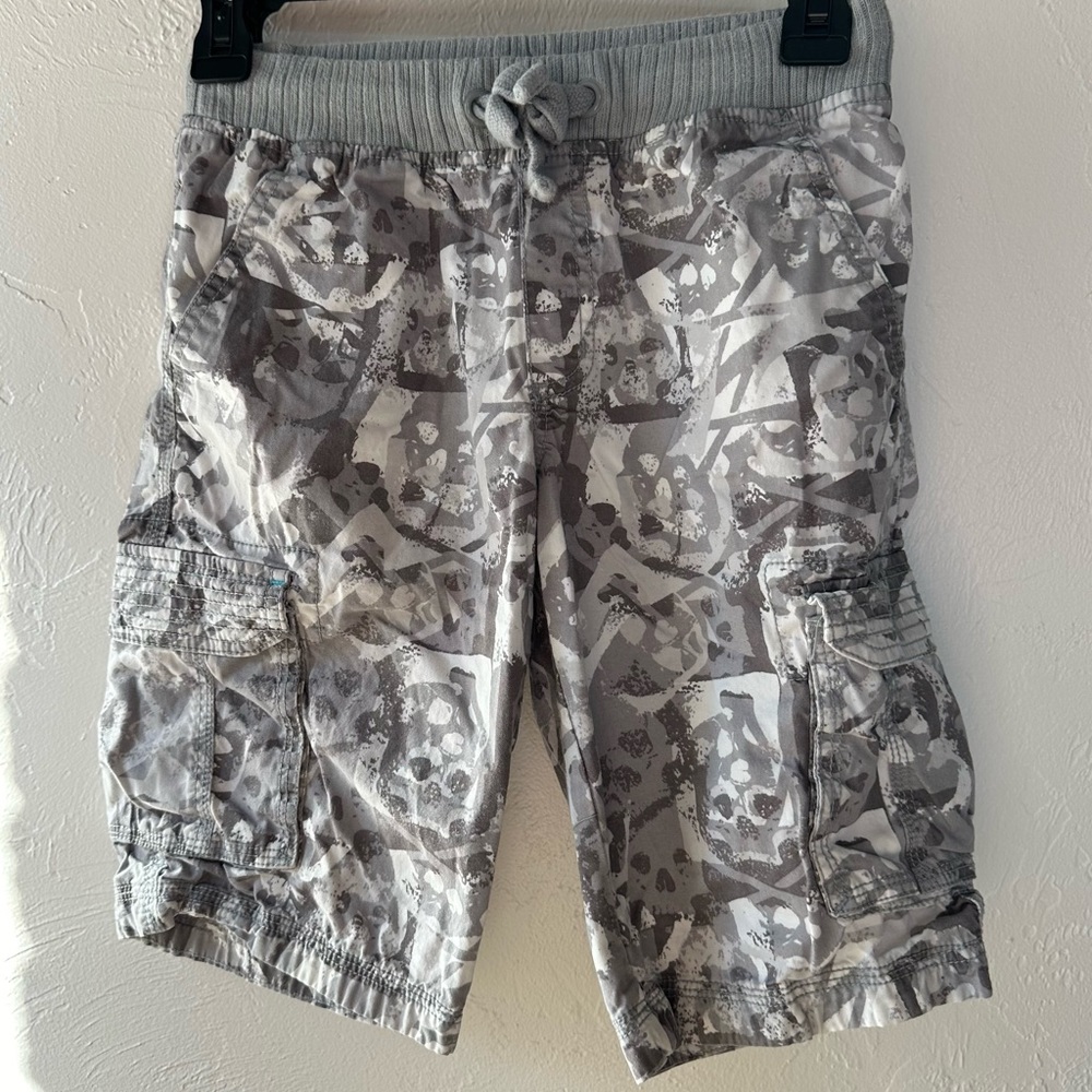 Circo boys cargo shorts - black & white geometric print - M (8-10) GUC